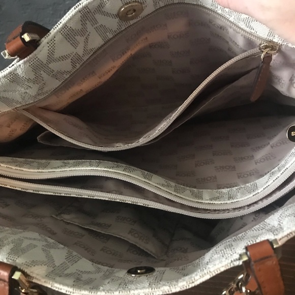 Michael kors handbag - Picture 3 of 6